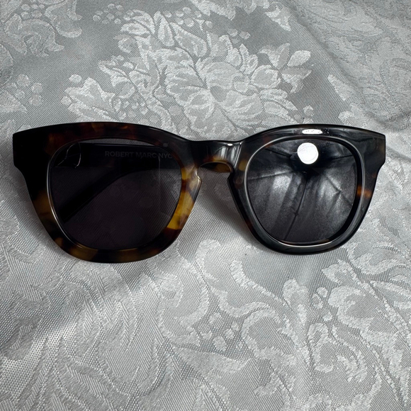 Women\'s ROBERT MARC NYC One Size Brown Tortoiseshell Sunglasses main image 7